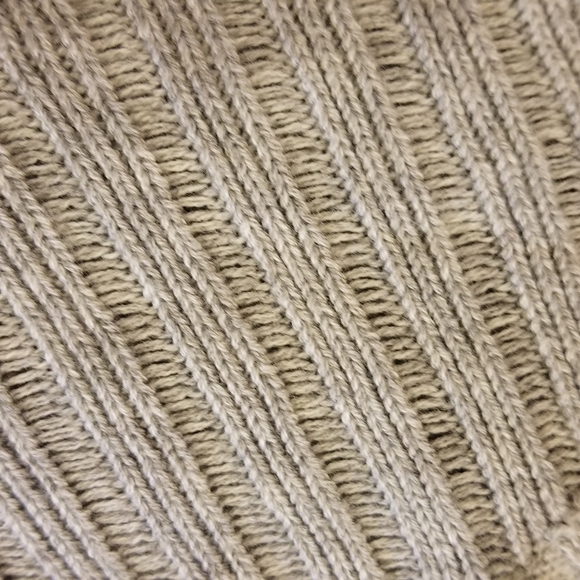 Twisted Cropped Sweater - Picture 4 of 4